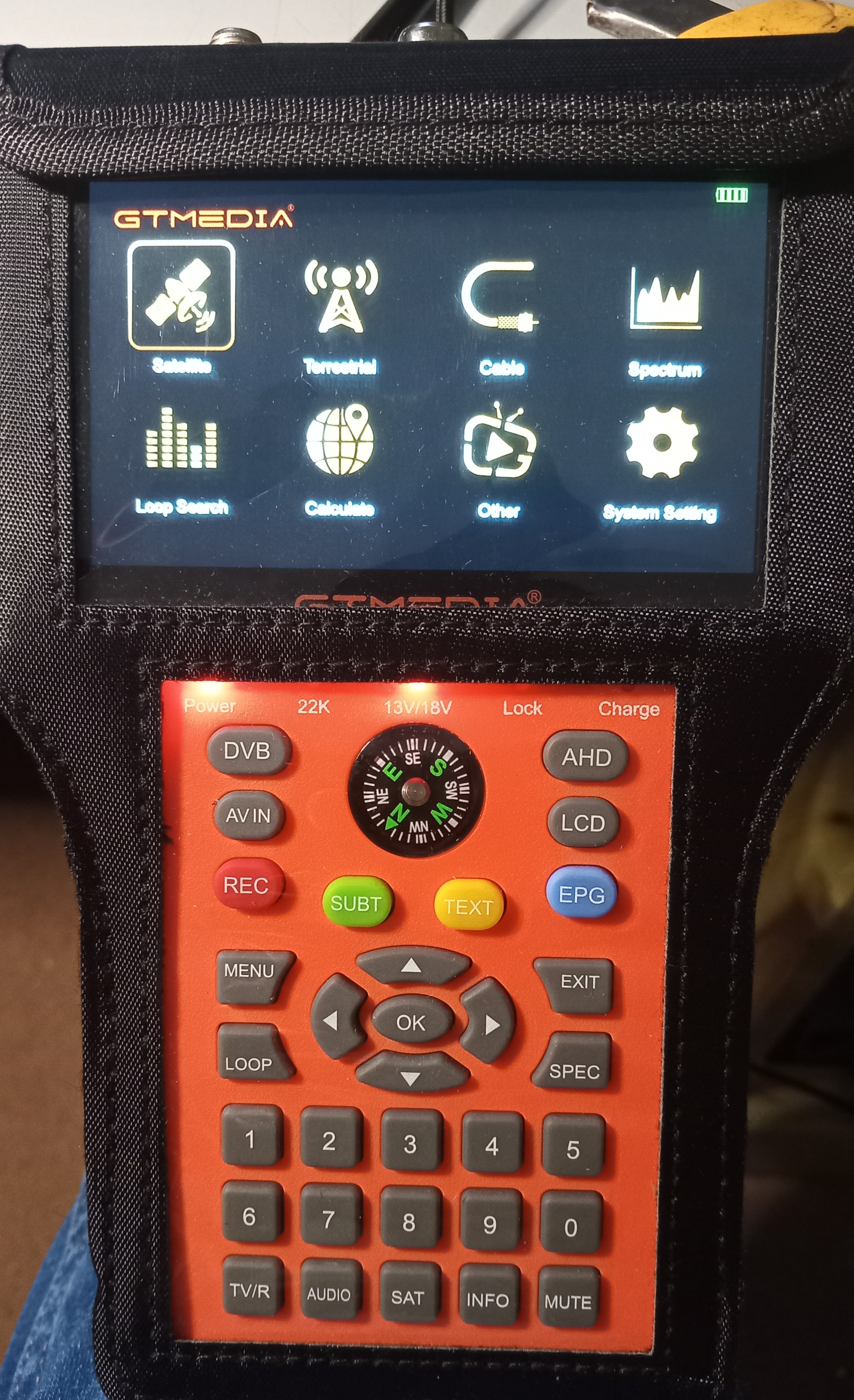  V8 Pro 2 Satellite Finder